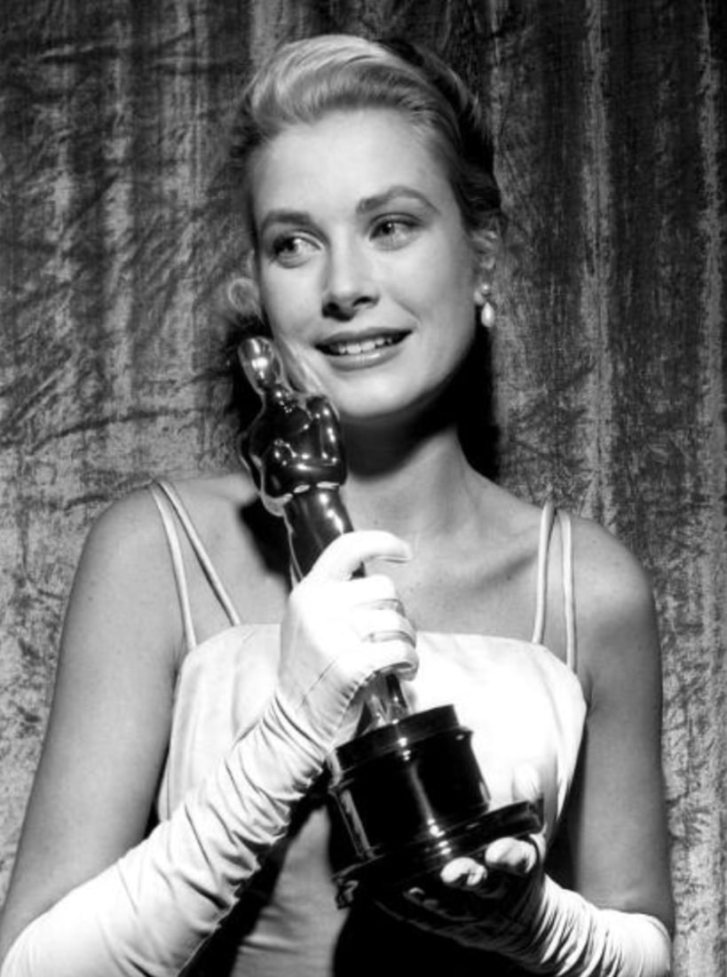 Grace Kelly (American, 1929-1982) Print: Grace Kelly (American, 1929-1982) Print. Academy Award, "1955". 12.00 x 15.00 inches. Not hand-signed unless otherwise stated. Photomechanical Print. Lots that contain nudity have been partially