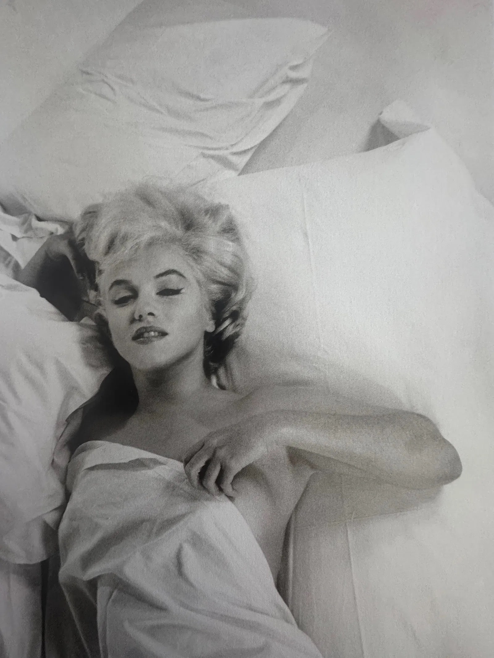 Eve Arnold (American, 1912-2012) Marilyn Monroe Print: Eve Arnold (American, 1912-2012) Marilyn Monroe Print. Printed in Belgium. Hollywood, California, "1960". 9.60 x 6.75 inches. Not hand-signed unless otherwise stated. Photomechanical Print. Lots that