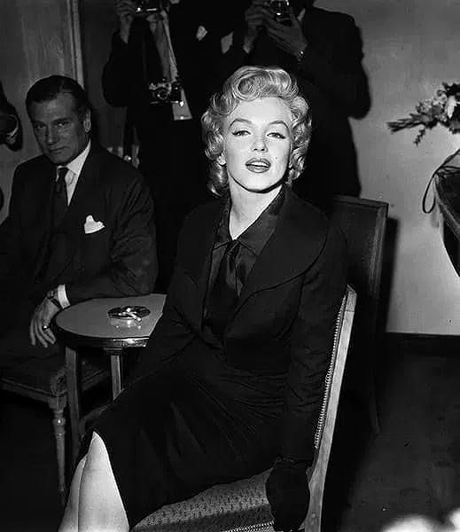 Marilyn Monroe (American, 1926-1962) Print: Marilyn Monroe (American, 1926-1962) Print. Savoy Hotel. Not hand-signed unless otherwise stated. Photomechanical Print. Lots that contain nudity have been partially obscured in the listing;