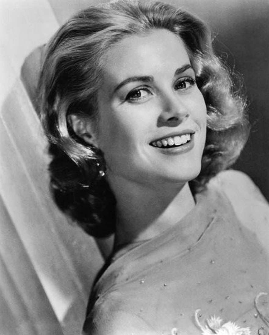 Grace Kelly (American, 1929-1982) Print: Grace Kelly (American, 1929-1982) Print. 23.50 x 29.00 inches. Not hand-signed unless otherwise stated. Photomechanical Print. Lots that contain nudity have been partially obscured in the listing;