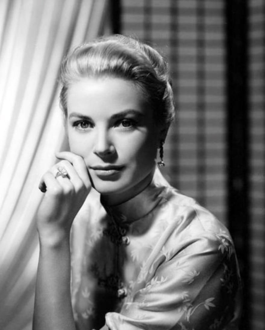 Grace Kelly (American, 1929-1982) Print: Grace Kelly (American, 1929-1982) Print. 23.00 x 29.00 inches. Not hand-signed unless otherwise stated. Photomechanical Print. Lots that contain nudity have been partially obscured in the listing;