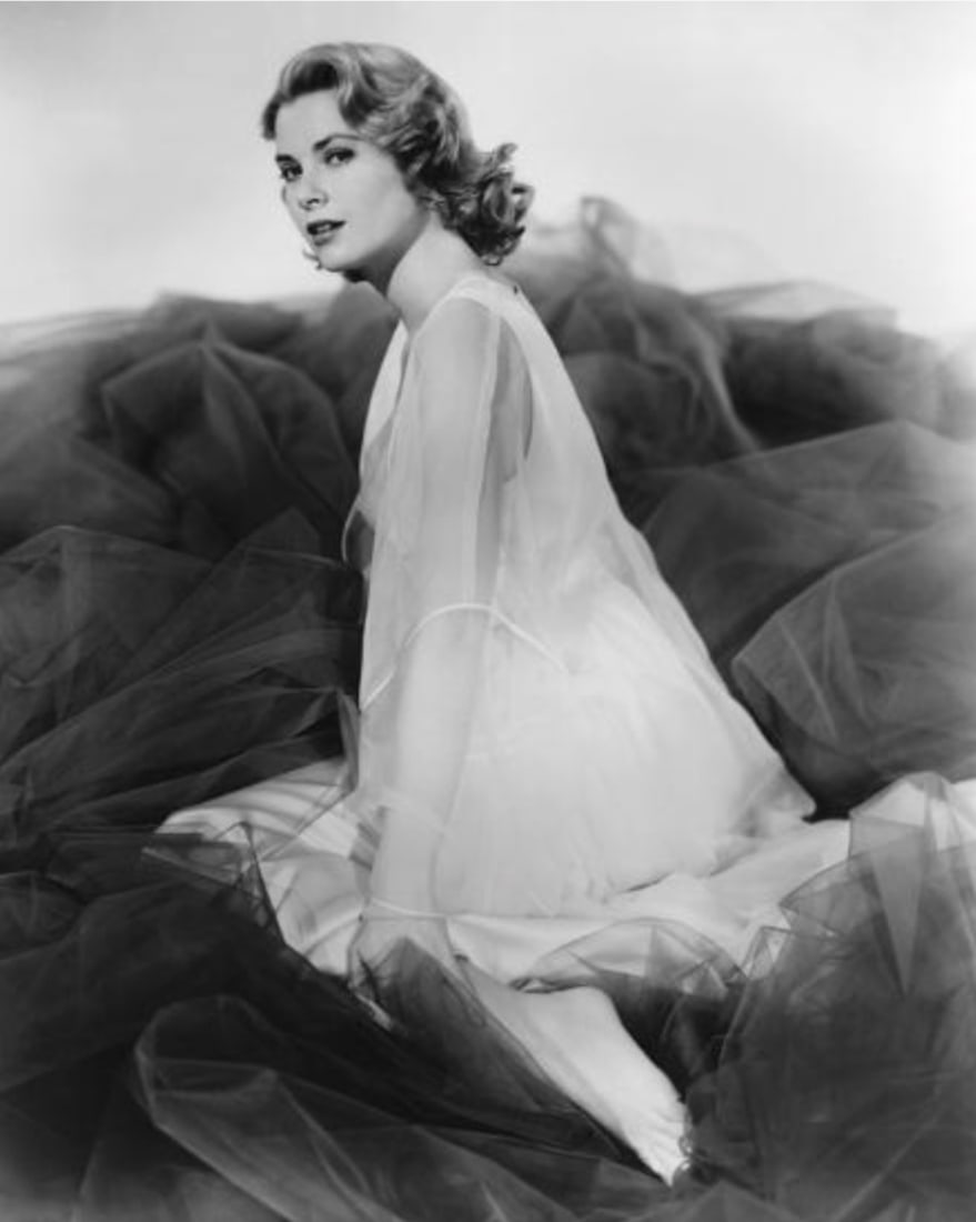 Grace Kelly (American, 1929-1982) Print: Grace Kelly (American, 1929-1982) Print. 15.50 x 18.75 inches. Not hand-signed unless otherwise stated. Photomechanical Print. Lots that contain nudity have been partially obscured in the listing;