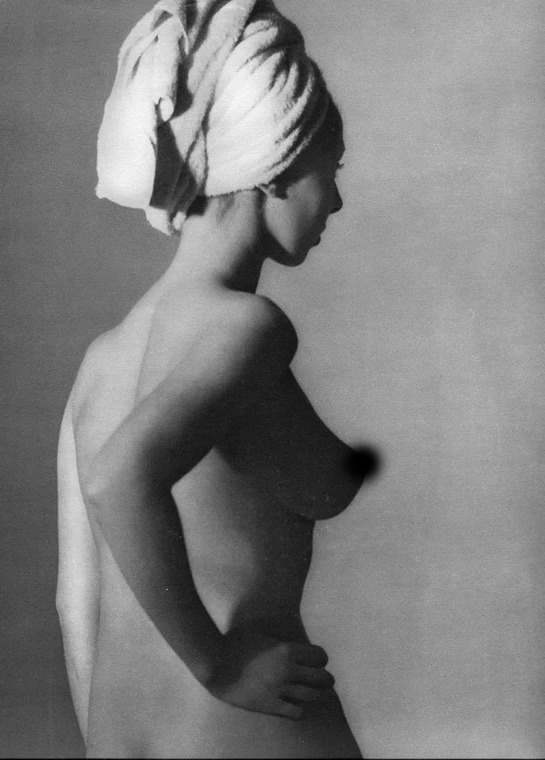 Andre DeDenes (Greek, 1911-1987) Print: Andre DeDenes (Greek, 1911-1987) Print. Nude, Towel, Rear. Printed in 1948, Paris, France. 9.00 x 13.00 inches. Not hand-signed unless otherwise stated. Photomechanical Print. Lots that contain
