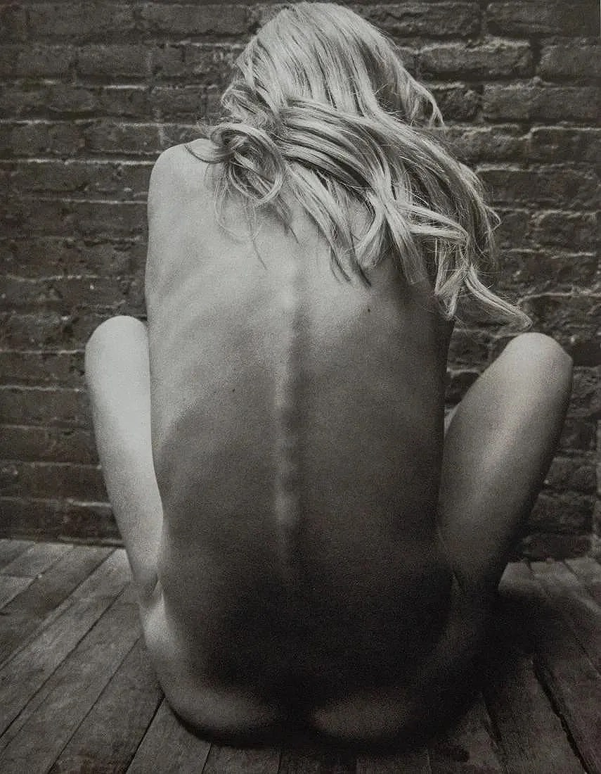 Mark Seliger (American, b. 1959) Heidi Klum Print: Mark Seliger (American, b. 1959) Heidi Klum Print. Printed in 2005, China. 11.75 x 14.75 inches. Not hand-signed unless otherwise stated. Photomechanical Print. Lots that contain nudity have been