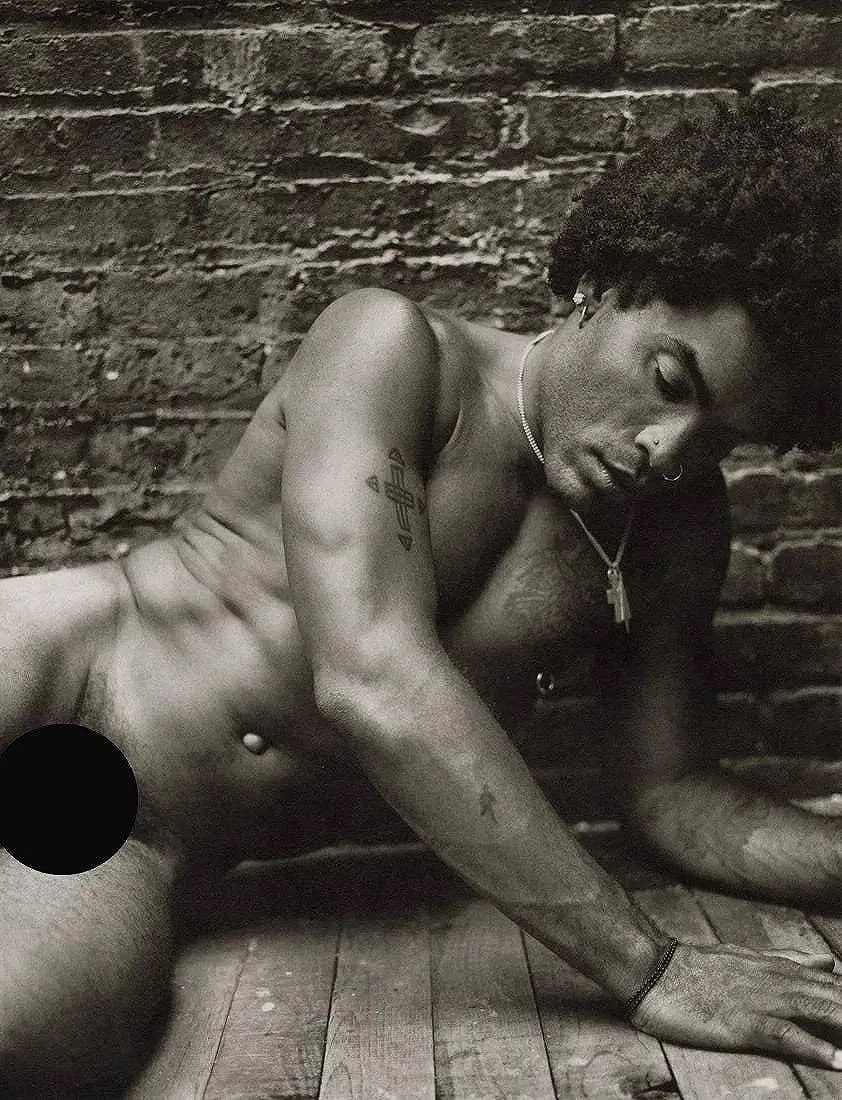Mark Seliger (American, b. 1959) Lenny Kravitz Print: Mark Seliger (American, b. 1959) Lenny Kravitz "2001" Print. Printed in 2005, China. 11.25 x 15.50 inches. Not hand-signed unless otherwise stated. Photomechanical Print. Lots that contain nudity