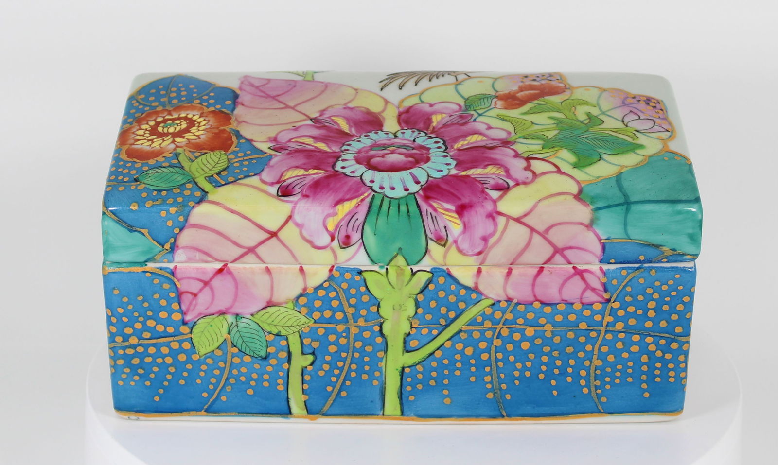 Tobacco Leaf Pattern Ceramic Box (1 of 12)