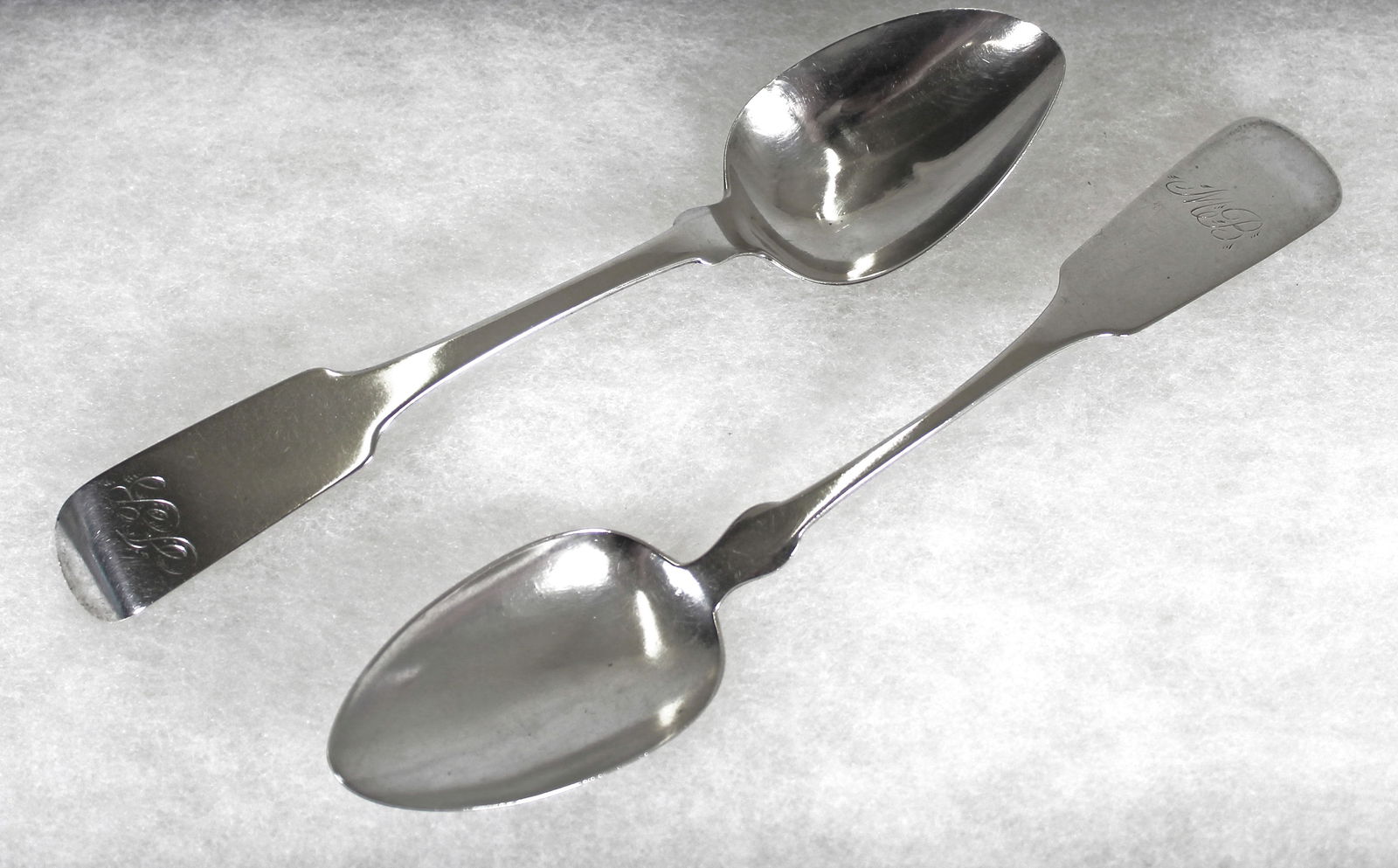 Two American Coin Silver Fiddleback Table Spoons (1 of 11)