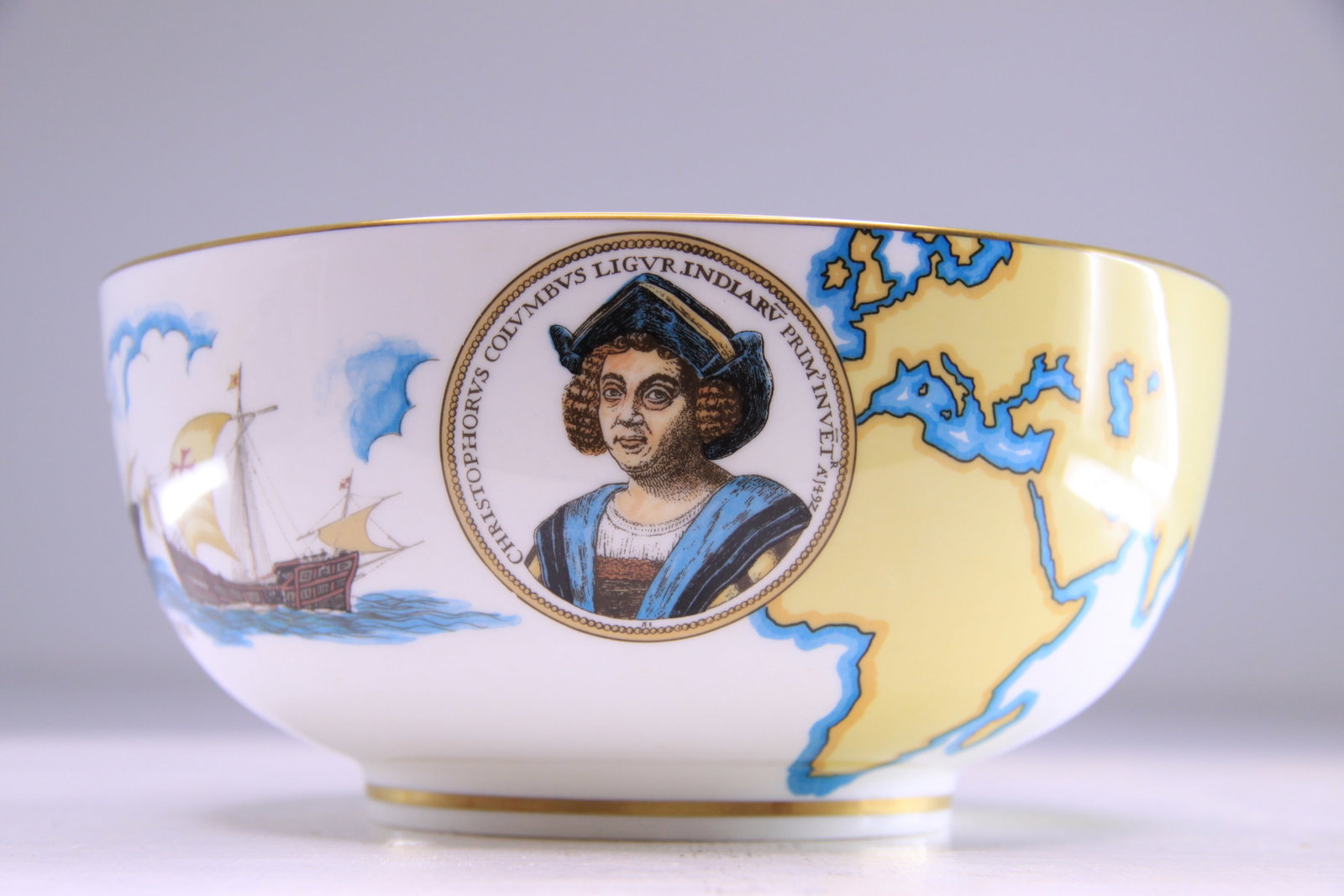 Boehm Christopher Columbus 500th Anniversary Bowl 1492-1992: Boehm Columbus Bowl commemorating the 500th anniversary of the discovery of the new world. A Boehm design sponsored by the National Italian American Foundation, Washington, DC. Pictured on the bowl