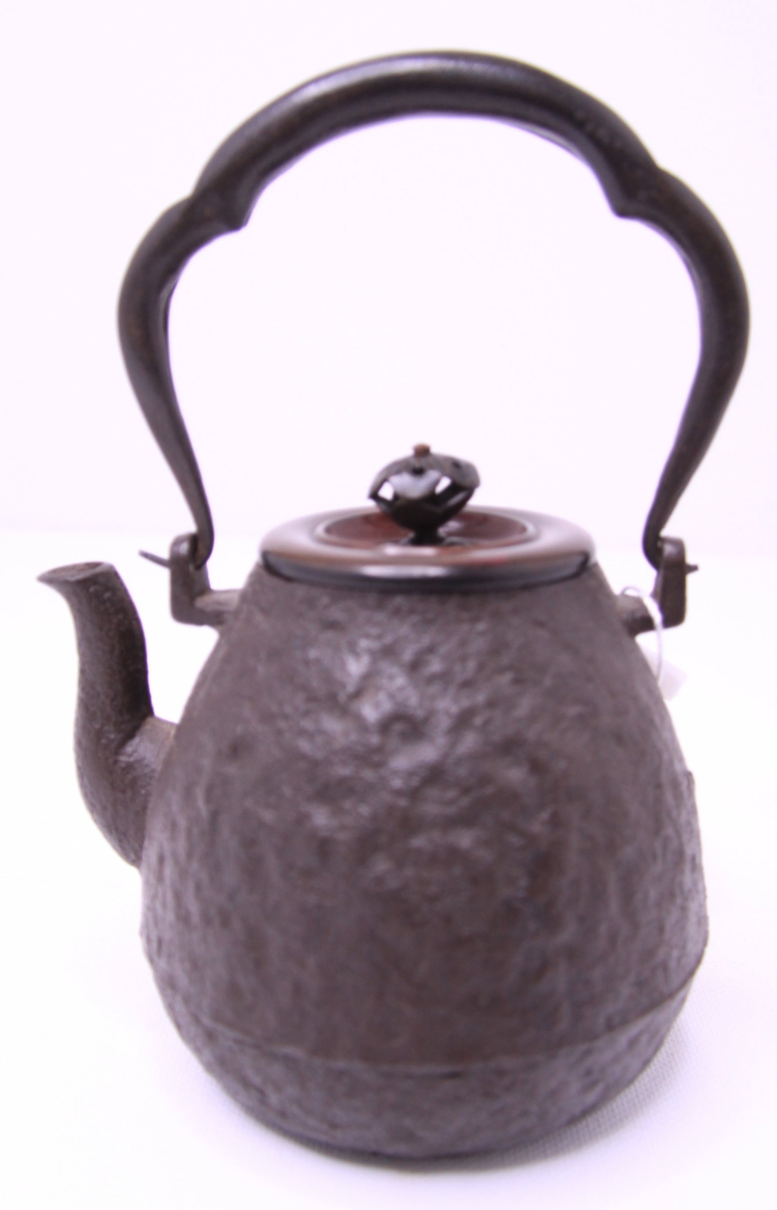 Japanese Iron Teapot by Ryumondo Yasuhei circa 1841 or earlier: A late-Edo period Japanese iron teapot by famous potter, Ryumondo Yasuhei (1780-1841). Purchased in 1985 at Charlotte Horstmann & Gerald Godfrey, Ltd in Hong Kong. Later appraised by same in 1991 for 