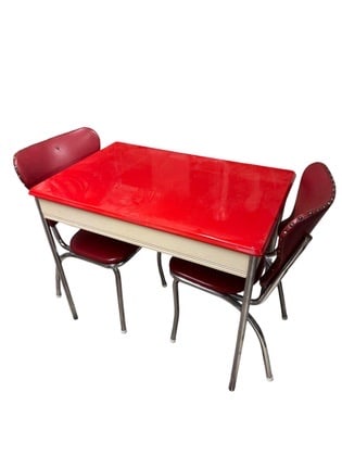 Vintage Enamel Dining Table Set: Up for auction is a Vintage Enamel Dining Table Set, a stunning example of mid-century modern design that brings both style and function to any dining space. This beautifully crafted set includes a sp