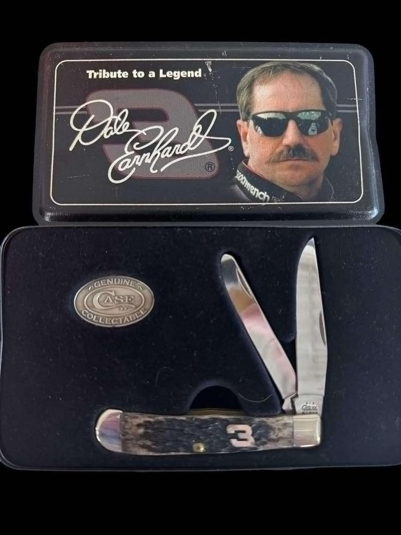 Dale Earnhardt Sr. Case xx, Silver Script, Trapper in Collectible Tin 2002 Model -Like New: Dale Earnhardt Sr. Case XX Silver Script Trapper knife that was released in 2002. This knife likely comes in a special collectible tin, and the model is in like new condition, with a size of 8" x 5".