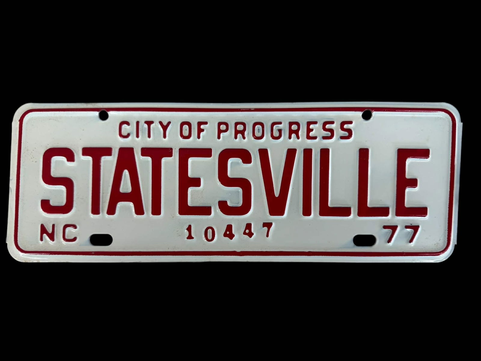 Vintage 1977 License Plate Statesville N.C: A Vintage 1977 license plate from Statesville, North Carolina is a great piece of Americana—especially for collectors who focus on regional or historical items.