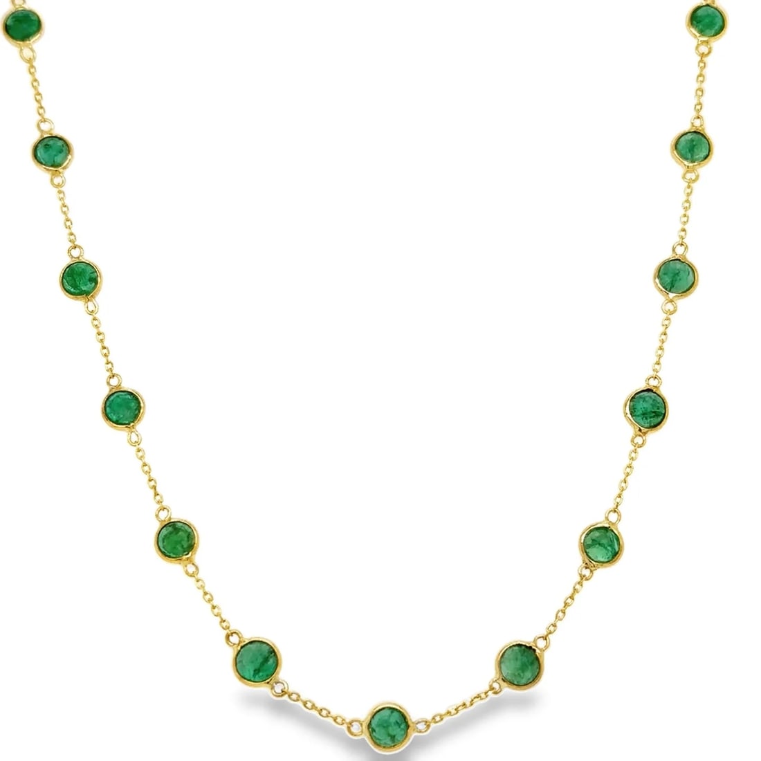 18KT YELLOW GOLD EMERALD ROUND STATION NECKLACE: 18KT YELLOW GOLD EMERALD ROUND STATION NECKLACE18KT GOLD WT. APPROX. 2.29 GRAMEMERALD WT. APPROX. 4.25 CARAT / 21 PCS18" LONG WITH ADJUSTABLE RING ON 16" AND 17"