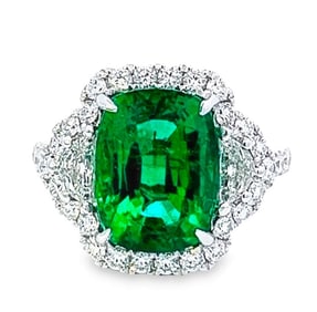 Certified 18k White Gold 5.21ct Emerald Ring
