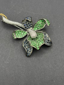 18K White Gold 25g Sapphire Diamond Floral Brooch