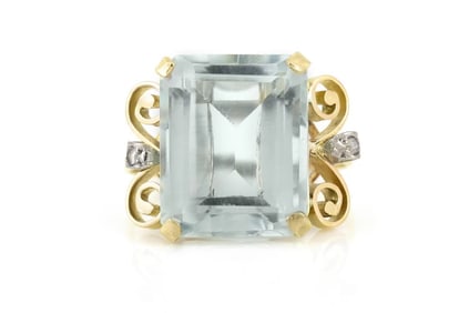 Circa 1940's 18k Gold 25ct Aquamarine Ring