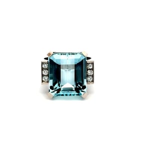 18K White Gold Retro Aquamarine Diamond Ring