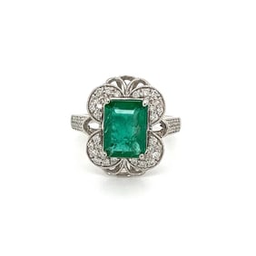 Orianne Platinum Emerald Diamond Ring