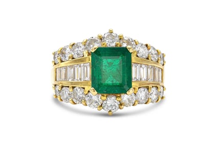 Vintage 18k Gold 2.50ct Emerald Diamond Cluster Ring