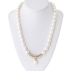 18k Gold Diamond Mabe Pearl Necklace