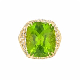 Contemporary 18K Gold Peridot Diamond Ring