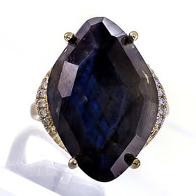Contemporary 14k Gold Labradorite & Diamond Ring