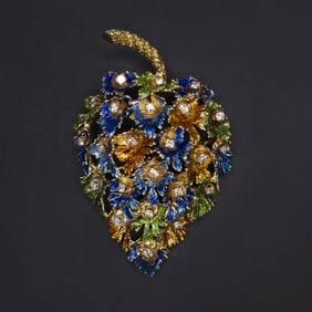 Vintage 18k Gold Diamond Enamel Leaf Brooch