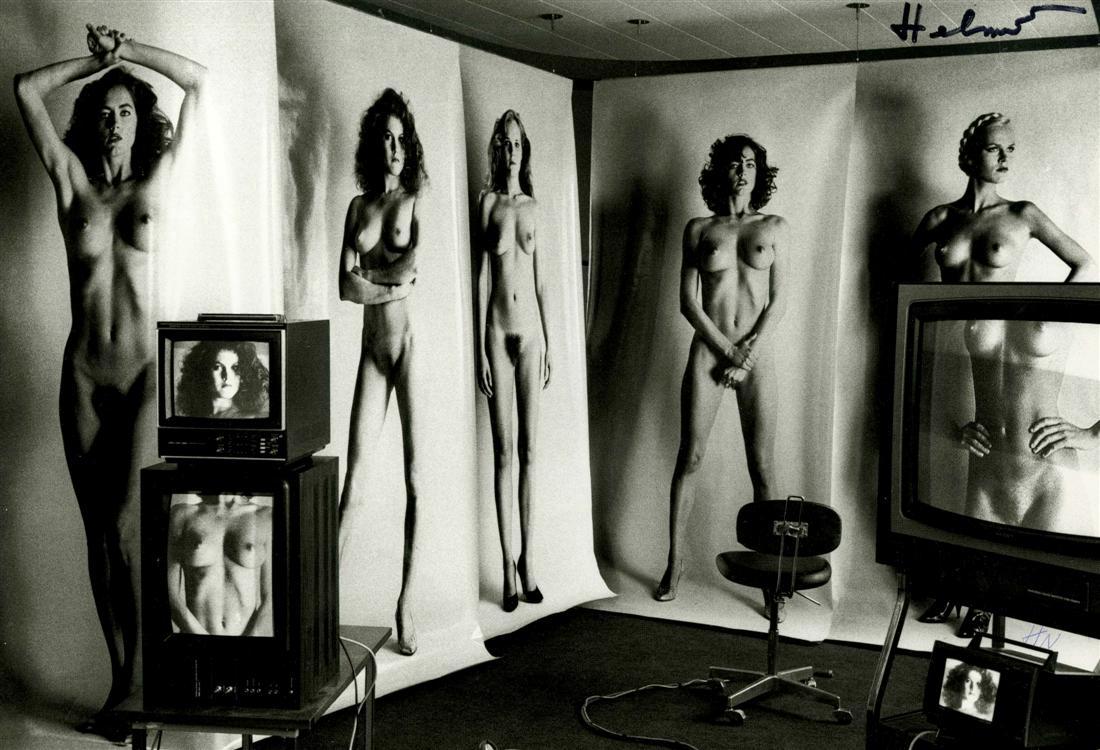 HELMUT NEWTON - French Vogue I (1 of 1)