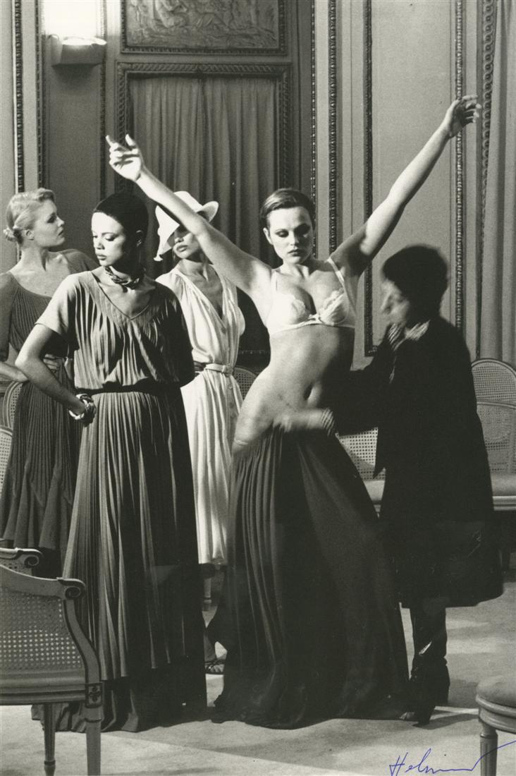 HELMUT NEWTON - French Vogue (Chez Jean Patou) (1 of 1)