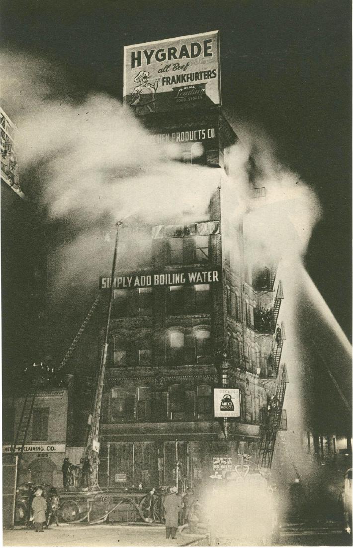 WEEGEE [arthur h. fellig] - Simply Add Boiling (1 of 1)