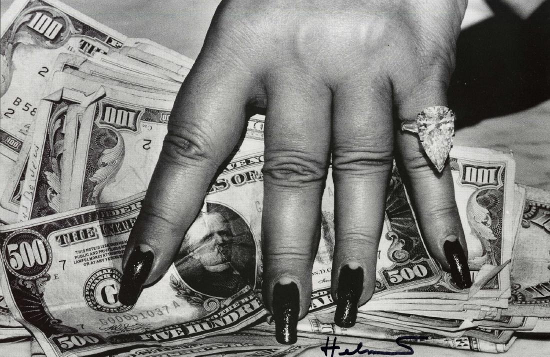 HELMUT NEWTON - Fat Hand and Dollars (1 of 1)