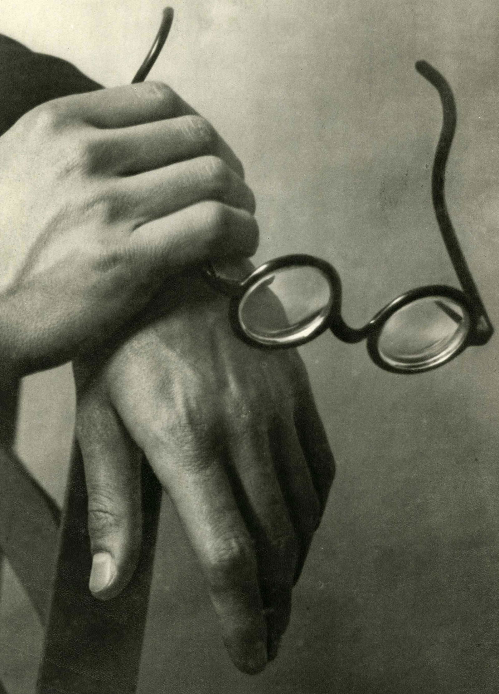 ANDRE KERTESZ - Paul Arma's Hands, Paris - Original (1 of 1)