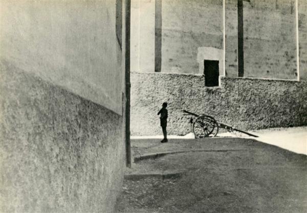 HENRI CARTIER-BRESSON (French) Original vintage ph: Henri Cartier-Bresson (French, 1908 - 2004). "Etude #4". Original vintage photogravure. c1933. Printed 1933. 6 5/16 x 9 1/8 in. (160 x 232 mm). [23918]