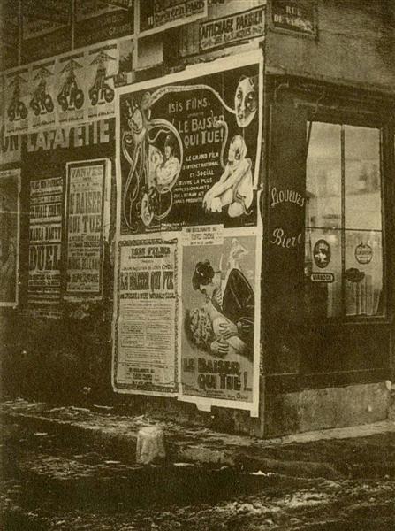 ANDRE KERTESZ (Hungarian/American) Original vintag: Andre Kertesz (Hungarian/American, 1894-1985). "Le Baiser Qui Tue". Original vintage photogravure. c1929. Printed 1929. 4 11/16 x 3 7/16 in. (119 x 87 mm). [24904]