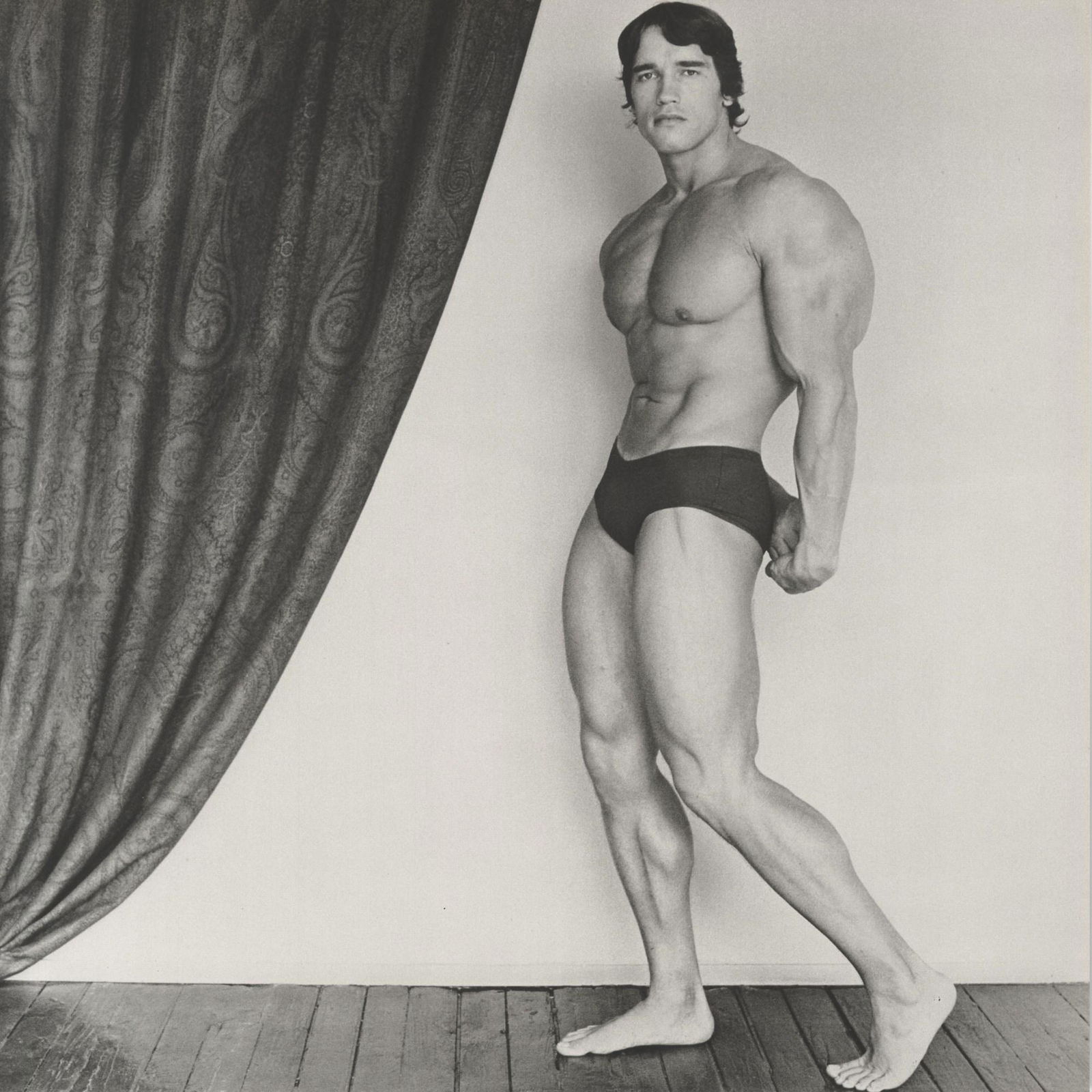 ROBERT MAPPLETHORPE - Arnold Schwarzenegger - Original vintage photogravure (1 of 1)