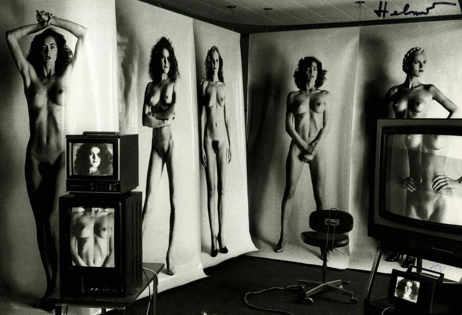 HELMUT NEWTON - French Vogue I - Original photolithograph (1 of 1)