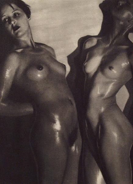 MAURICE BECK - Original vintage photogravure: Maurice Beck (British, 1886-1960). "Comparaison". Original vintage photogravure. c1933. Printed 1933. 9 7/16 x 7 in. (240 x 178 mm). [22760]