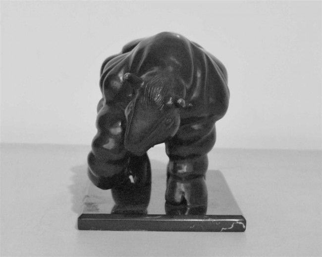 FERNANDO BOTERO [ATTRIB] - Bronze sculpture with: Fernando Botero [attrib] (Columbian, b.1932). "Toro". Bronze sculpture with very dark brown patina. 1992. Inscribed "F. Botero" and dated "1992". Edition of six. Fine, quality casting. Fine condition,