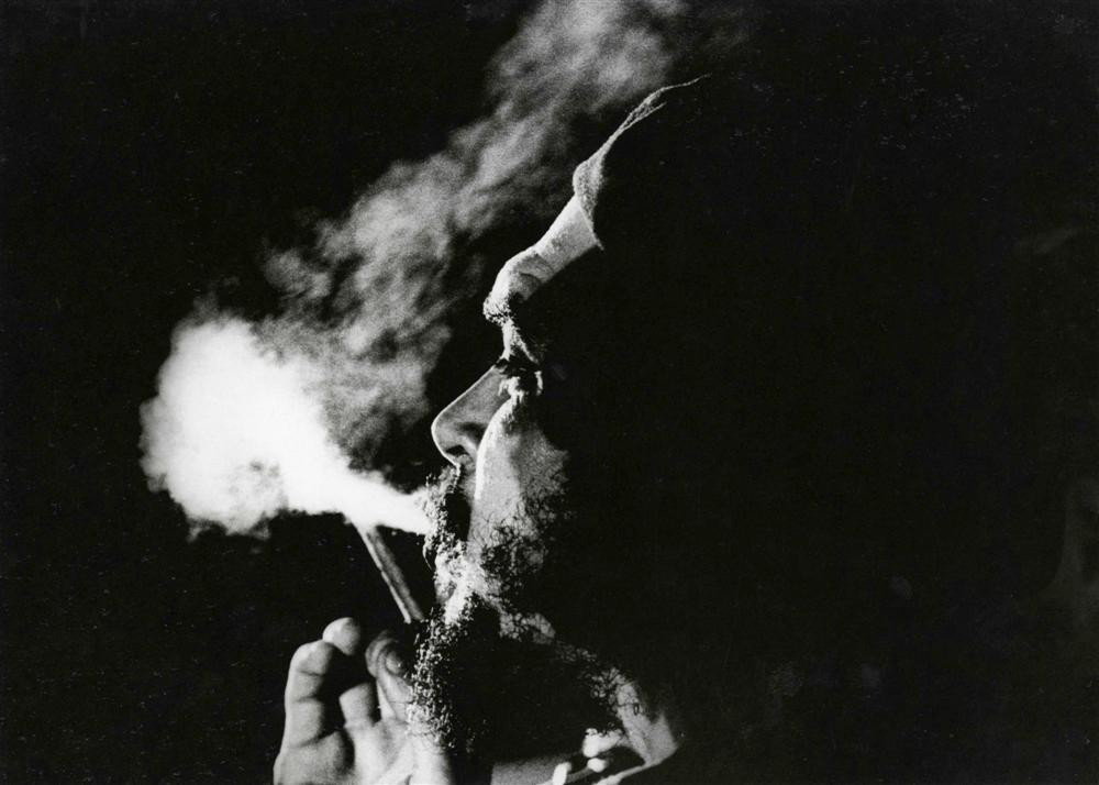 OSVALDO SALAS - Photolithotype: Osvaldo Salas (Cuban/American, 1914-1992). "Che Guevara Fumando Puro". Photolithotype. 1964. Printed later. Image size: 10 3/16 x 14 1/8 in. (259 x 359 mm). Starting bid $200. [24079] {R100}