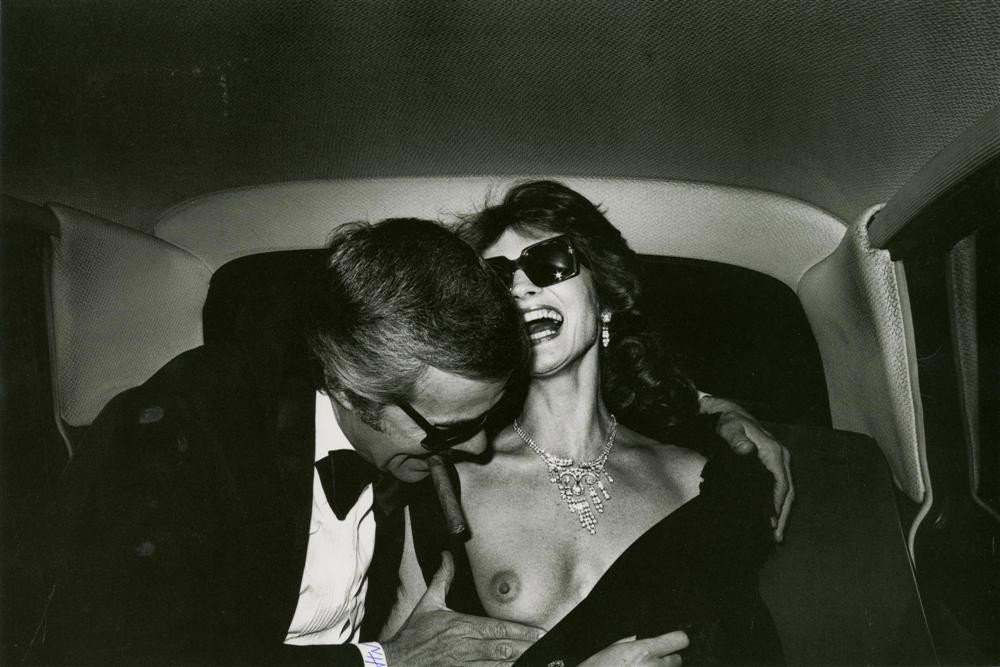 HELMUT NEWTON - Photolithograph: Helmut Newton (German/Australian, 1920-2004). "Paris". Photolithograph. 1973. Signed with the initials in pen, lower center. Fine, quality printing. Very good condition. Provenance: Through Wolfgang S