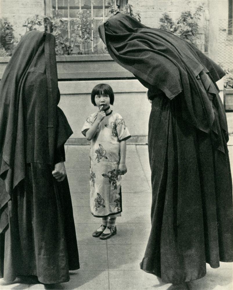 ALFRED EISENSTAEDT - Original vintage photogravure: Alfred Eisenstaedt (German/American, 1898 - 1995). "East Meets West". Original vintage photogravure. c1936. Printed 1936. Image size: 9 1/2 x 7 11/16 in. (241 x 195 mm). [26618] {R100}
