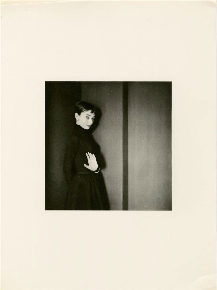 CECIL BEATON - Original photogravure: Cecil Beaton (English, 1904 - 1980). "Audrey Hepburn [1954]". Original photogravure. 1954. Printed later. Very good condition, with tissue guard. Overall size: 15 5/8 x 11 3/4 in. (397 x 298 mm). Imag