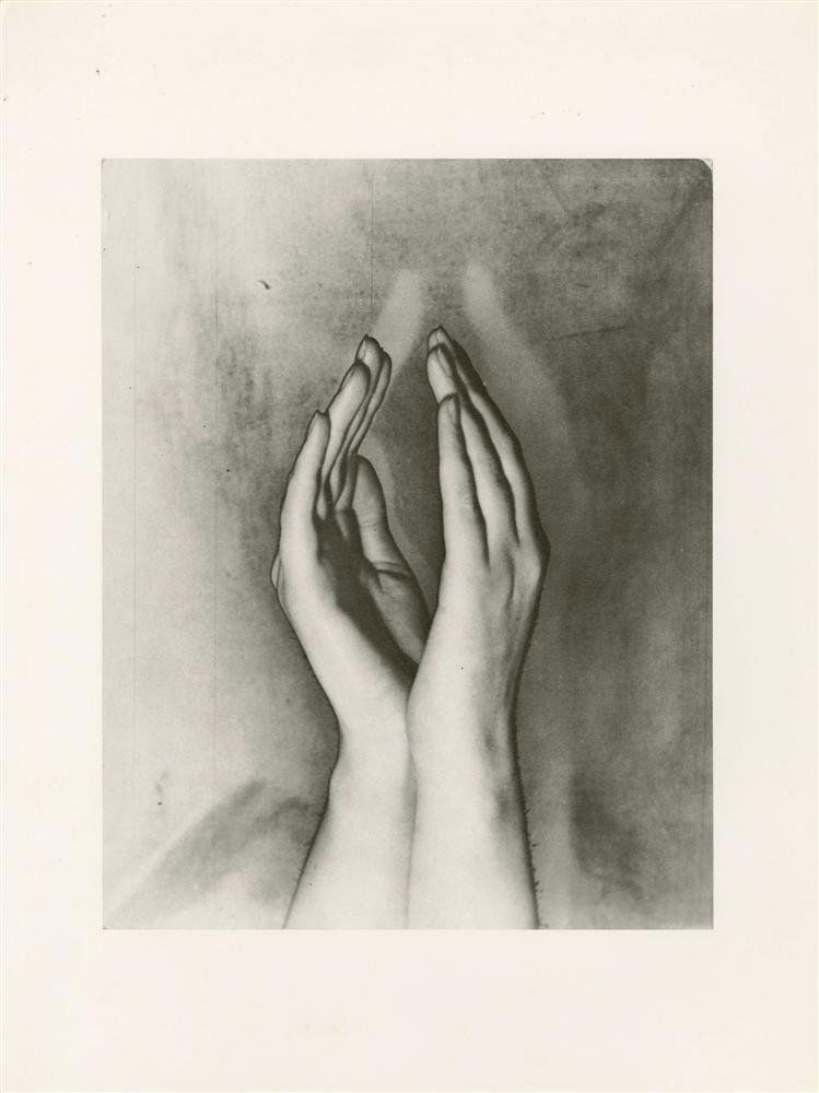ERWIN BLUMENFELD - Original photogravure: Erwin Blumenfeld (German-American, 1897-1969). "Solarized Hands". Original photogravure. 1929. Printed later. Very good condition. Overall size: 15 3/4 x 11 13/16 in. (400 x 300 mm). Image size: 11 x