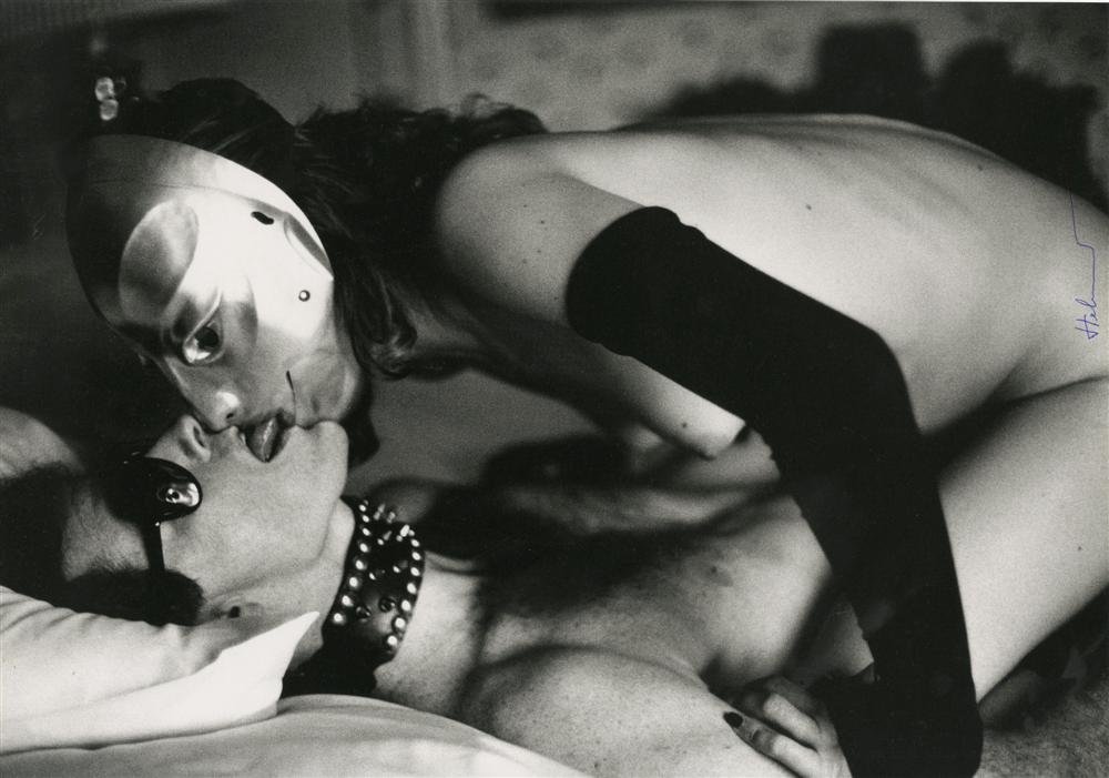 HELMUT NEWTON - Photolithograph: Helmut Newton (German/Australian, 1920-2004). "Kiss, Los Angeles". Photolithograph. 1985. Printed 1987. Signed in pen, lower center. Fine, quality printing. Very good condition. Provenance: Through th