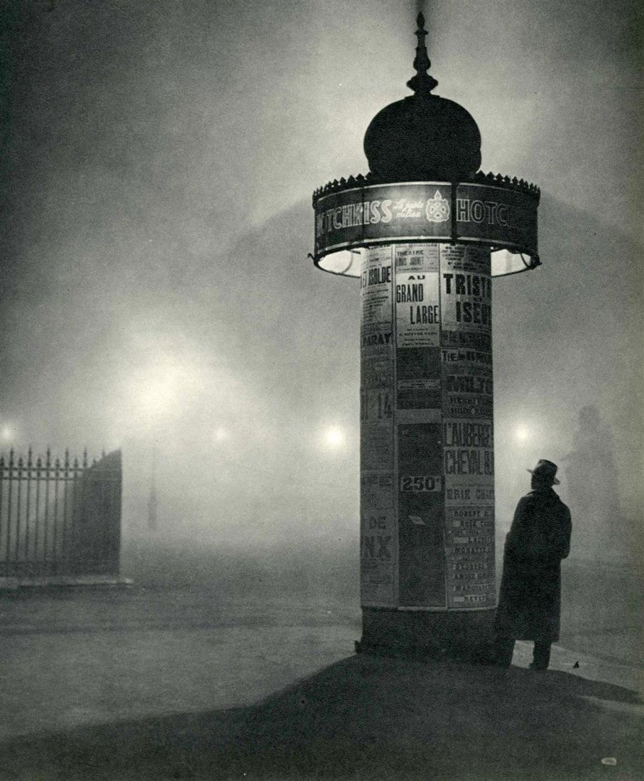BRASSAI, [GYULA HALASZ] - Original vintage: Brassai, [Gyula Halasz] (Hungarian/French, 1899-1984). "Vue Nocturne". Original vintage photogravure. c1935. Printed 1935. Image size: 8 7/8 x 7 7/16 in. (225 x 189 mm). [23831] |600| {R100} (TL1)