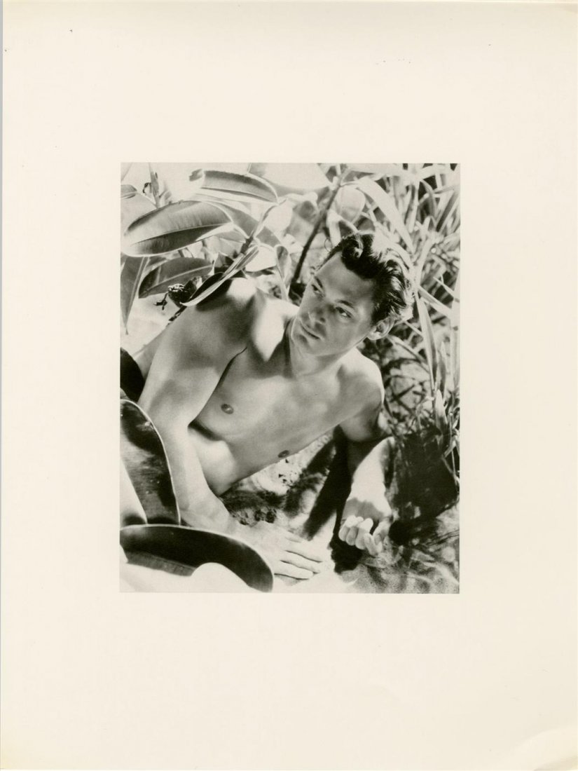 CECIL BEATON - Original photogravure: Cecil Beaton (English, 1904 - 1980). "Johnny Weissmuller". Original photogravure. 1933. Printed later. Very good condition, with tissue guard. Overall size: 15 5/8 x 11 3/4 in. (397 x 298 mm). Image s