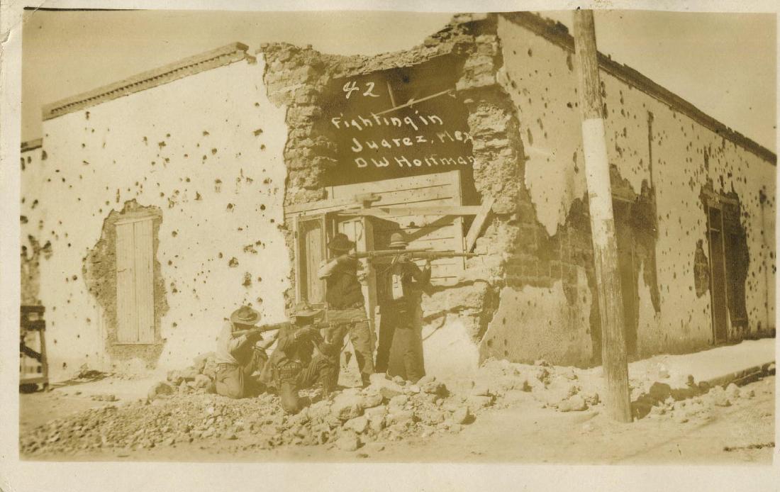 D. W. HOFFMAN - Fighting in Juarez, Mex (1 of 1)