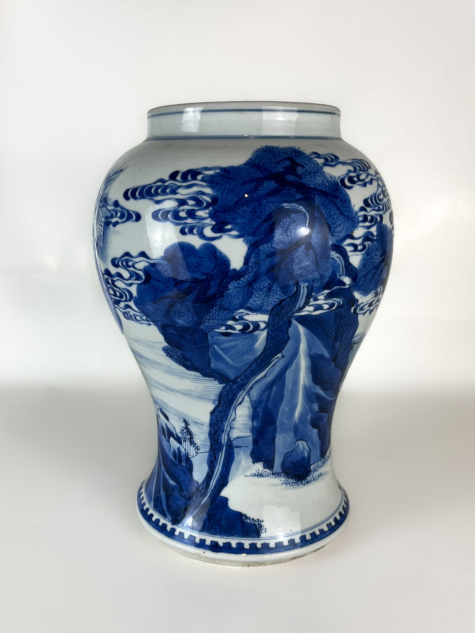 A CUT 'YEN-YEN' VASE, KANGXI PERIOD (1 of 9)