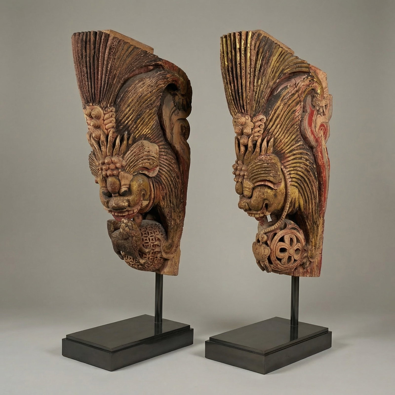 FOO LIONS, PAIR OF ARCHITECTURAL ELEMENTS, SOUTHEAST ASIA, LATE 19TH C: FOO LIONS, PAIR OF ARCHITECTURAL ELEMENTS, SOUTHEAST ASIA, LATE 19TH C PAINTED WOOD MODERN STANDS TOTAL HEIGHT 96 CM APPROX. DIMENSIONS OF SCULPTURES 65 X 40 X 15 CM GOOD CONDITION