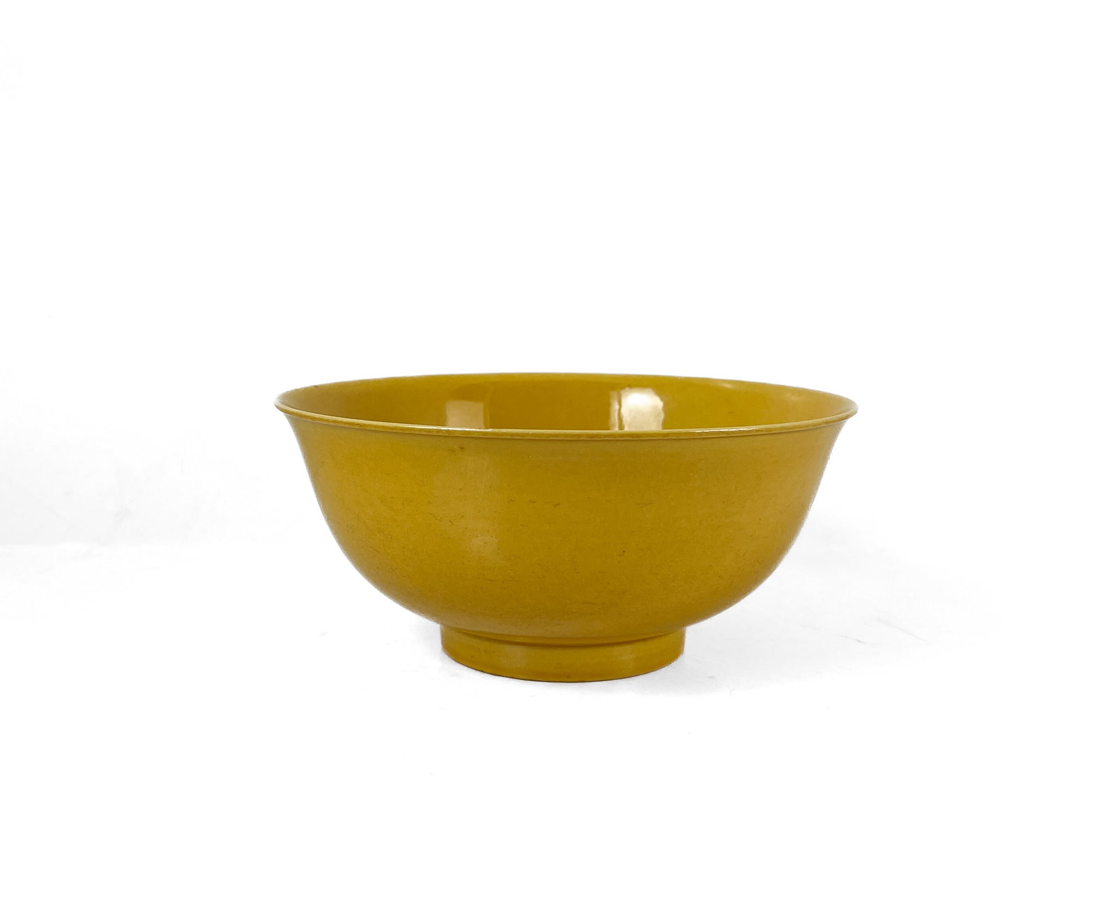 A CHINESE YELLOW-GLAZED BOWL, XUANTONG MARK AND PERIOD. (1 of 1)